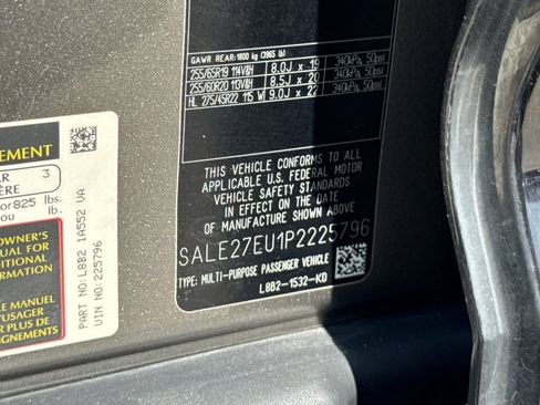 Certified 2023 Land Rover Defender 110 X-Dynamic SE AWD/4WD image 35