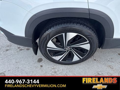 Used 2025 Volkswagen Taos SE image 50