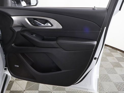 Used 2023 Chevrolet Traverse Premier image 28