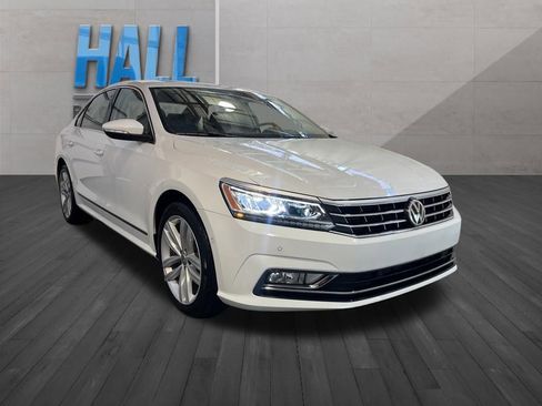 Used 2018 Volkswagen Passat 2.0T SEL Premium image 7