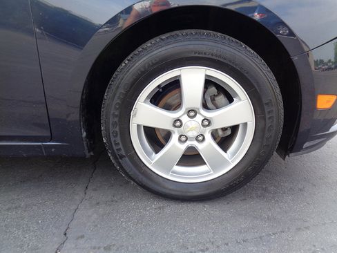 Used 2014 Chevrolet Cruze LT image 9