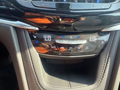 Used 2024 Cadillac XT6 Sport w/ Technology Package AWD/4WD image 12