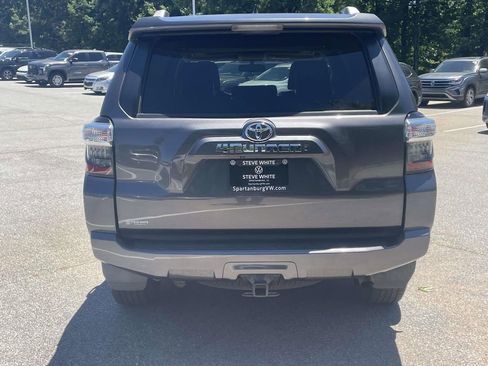 Used 2017 Toyota 4Runner SR5 Premium RWD image 5