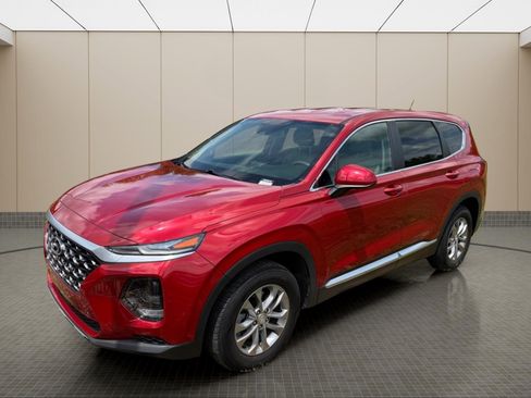 Used 2019 Hyundai Santa Fe SE FWD image 2