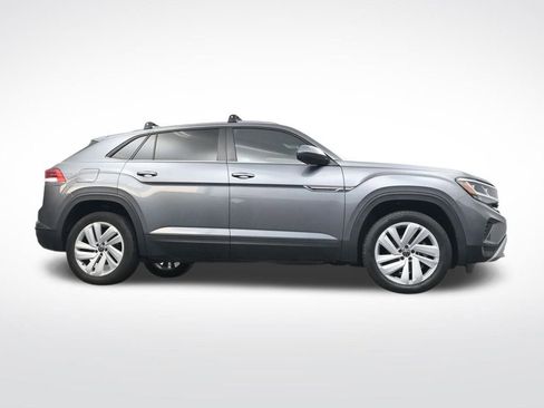 Used 2022 Volkswagen Atlas Cross Sport SE image 32