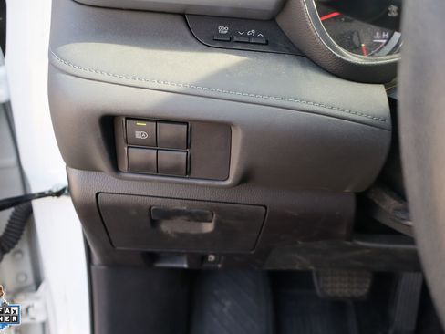 Used 2022 Toyota Highlander L FWD image 15