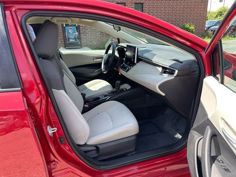 Used 2021 Toyota Corolla LE image 14