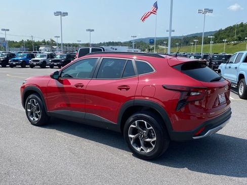 Used 2026 Chevrolet Trax LT w/ Driver Confidence Package FWD image 3