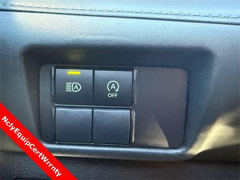 Used 2023 Toyota Highlander L image 30