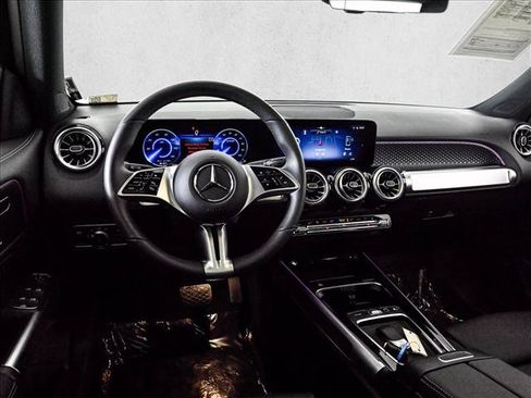 Certified 2025 Mercedes-Benz EQB 300 4MATIC image 20
