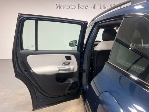 Used 2023 Mercedes-Benz GLB 35 AMG 4MATIC image 23