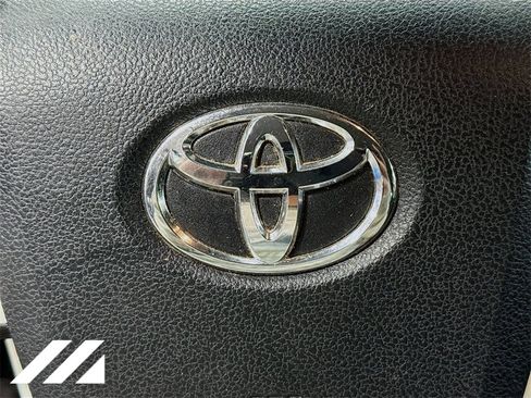 Used 2017 Toyota Prius Two image 32