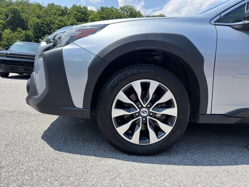 Certified 2025 Subaru Outback Limited AWD/4WD image 9
