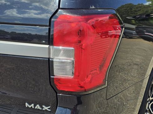 Used 2023 Ford Expedition Max XLT AWD/4WD image 9