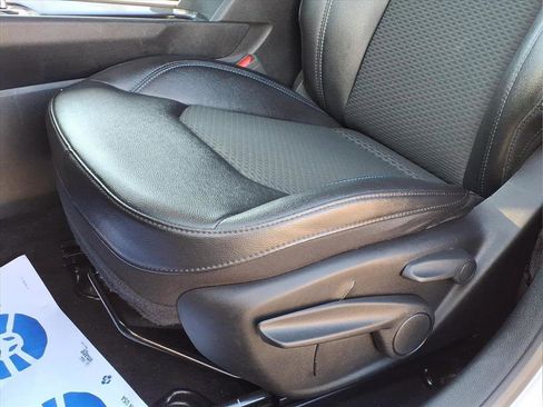 Used 2024 Jeep Compass Latitude image 17