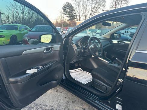 Used 2018 Nissan Sentra S w/ S Midnight Style Package image 11