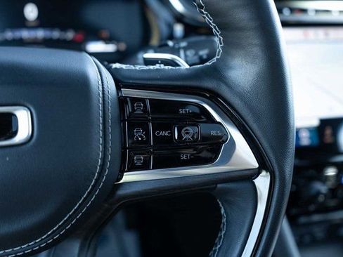 Used 2023 Jeep Grand Cherokee L Overland w/ Advanced Protech Group III image 23