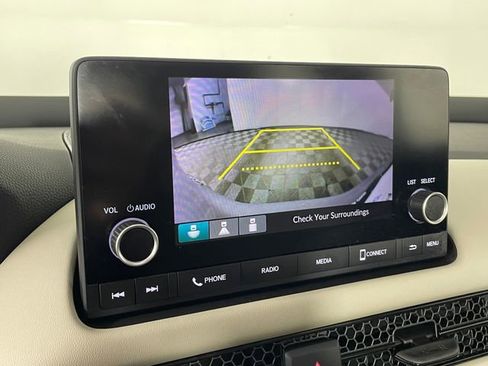 Certified 2023 Honda HR-V LX image 8