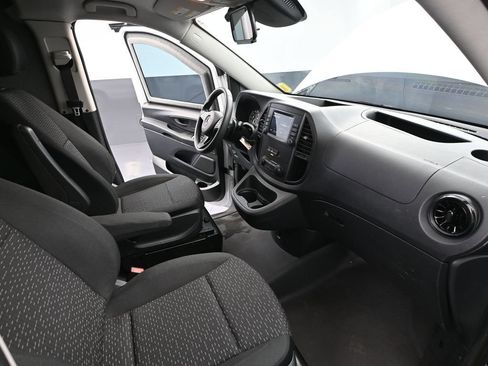Used 2023 Mercedes-Benz Metris image 32