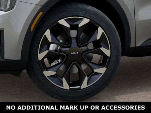 New 2026 Kia Sorento SX image 9