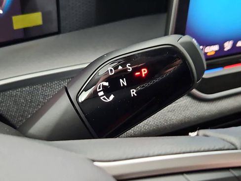 New 2025 Volkswagen Tiguan S image 32