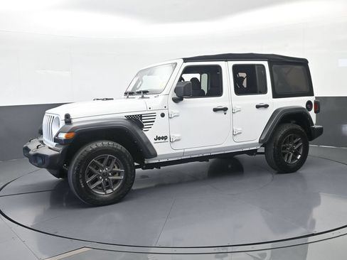 Used 2024 Jeep Wrangler Unlimited Sport AWD/4WD image 2