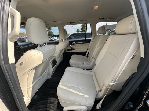 Used 2023 Lexus GX 460 Premium AWD/4WD image 32