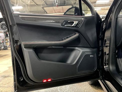 Used 2024 Porsche Macan GTS image 21