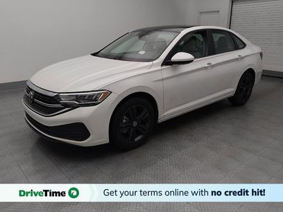 Used 2023 Volkswagen Jetta SE w/ Panoramic Sunroof Package