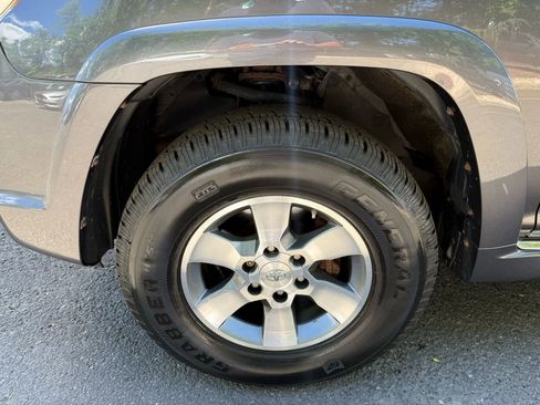 Used 2010 Toyota 4Runner SR5 image 32