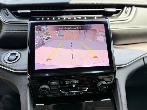 Used 2022 Jeep Grand Cherokee Limited AWD/4WD image 31