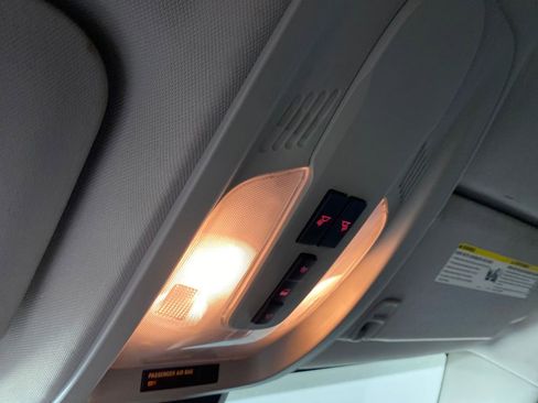 Used 2017 GMC Terrain SLE image 21