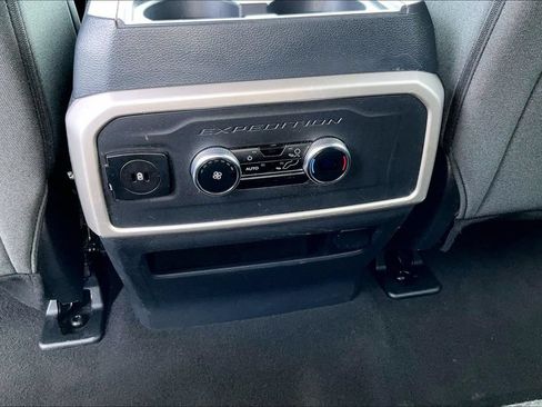 Used 2024 Ford Expedition XLT RWD image 31
