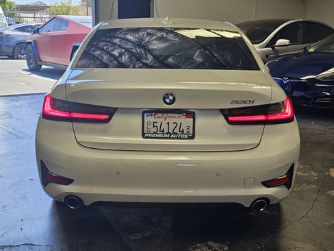 Used 2022 BMW 330i Sedan w/ Convenience Package RWD image 3
