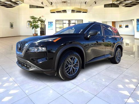 Certified 2021 Nissan Rogue S image 3