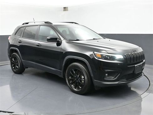 Used 2023 Jeep Cherokee Altitude Lux image 2