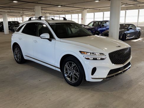 Used 2023 Genesis GV70 2.5T w/ Advanced Package image 2