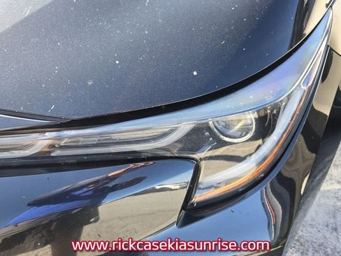 Used 2020 Toyota Corolla XSE image 11