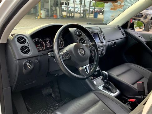 Used 2017 Volkswagen Tiguan Wolfsburg Edition image 15