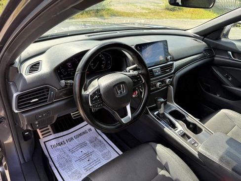 Used 2019 Honda Accord Sport image 17