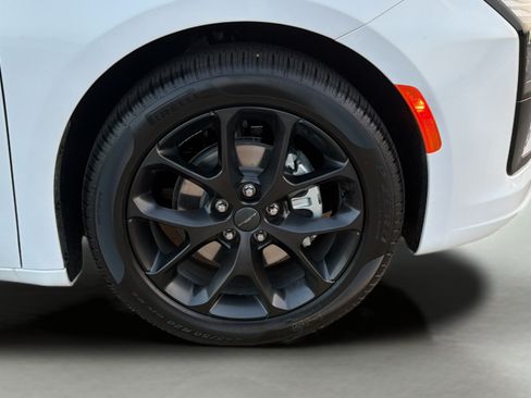 New 2027 Chrysler Pacifica Select FWD image 10