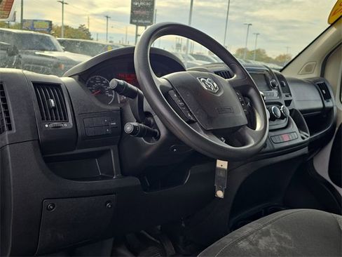 Used 2017 RAM ProMaster 2500 w/ Interior Convenience Group image 18