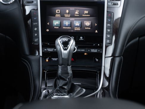 Used 2018 INFINITI Q50 Luxe w/ Essential Package (3.0T Luxe) image 17