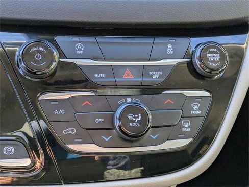 Certified 2023 Chrysler Voyager LX image 21