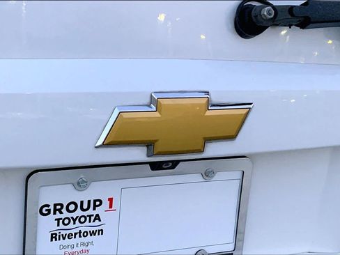 Used 2013 Chevrolet Suburban LT w/ Luxury Package AWD/4WD image 9