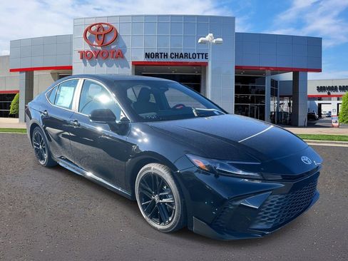 New 2026 Toyota Camry SE FWD image 3