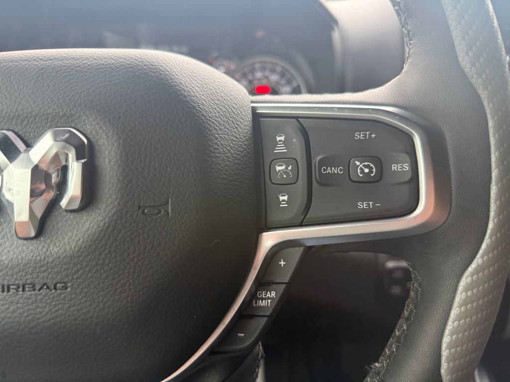Used 2025 RAM 1500 Big Horn AWD/4WD image 23