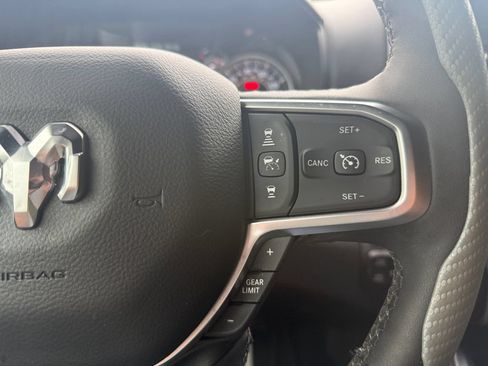 Used 2025 RAM 1500 Big Horn AWD/4WD image 23