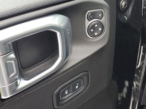 Used 2023 Jeep Wrangler Unlimited Sahara w/ Cold Weather Group image 21