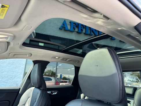 Used 2023 Volvo XC60 B5 Ultimate w/ Climate Package image 8